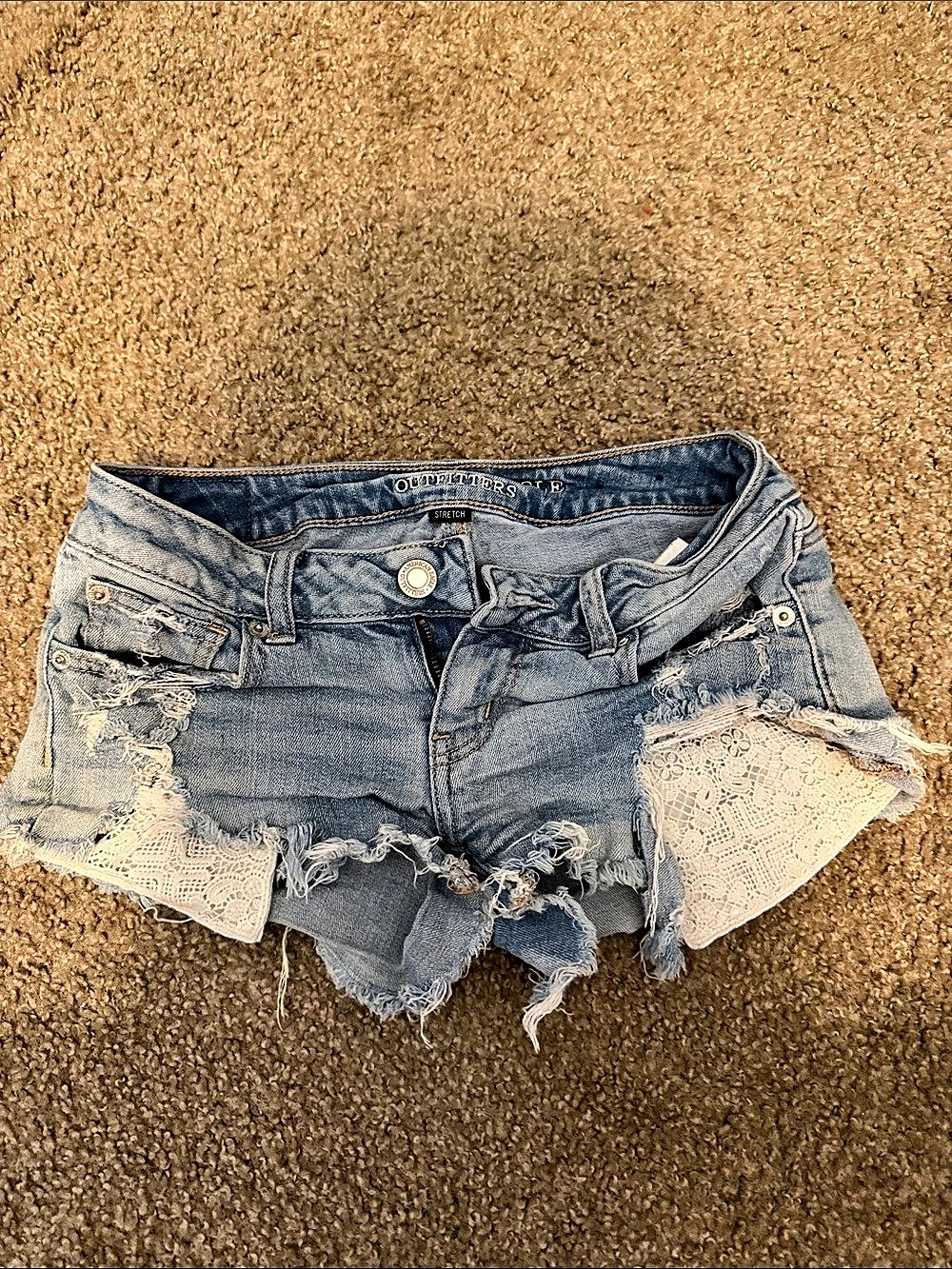 American Eagle Outfitters Lace Appliqué Peekaboo Pocket Shortie Shorts Jean